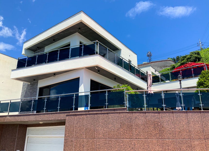 B579BF7A-7BD9-47B3-8D95-8C8D0CD4F881